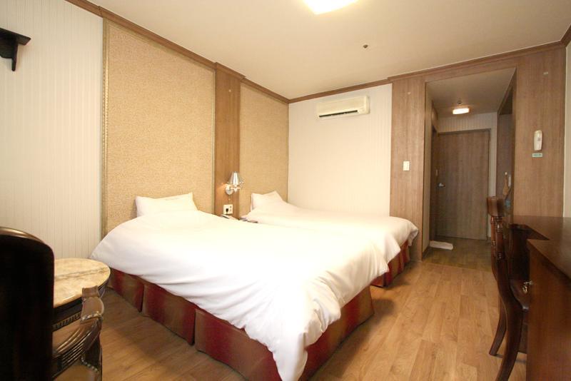Changwon Olympic Hotel Exteriör bild