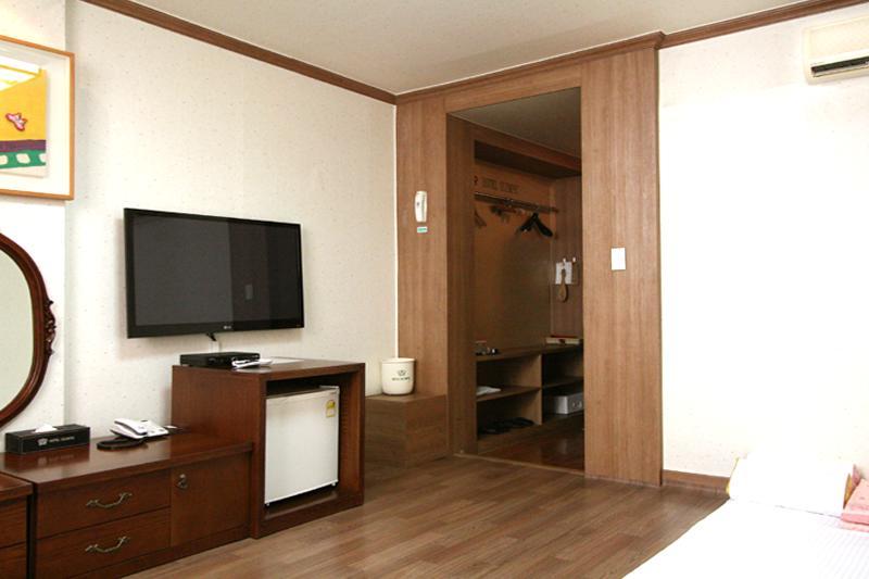 Changwon Olympic Hotel Exteriör bild
